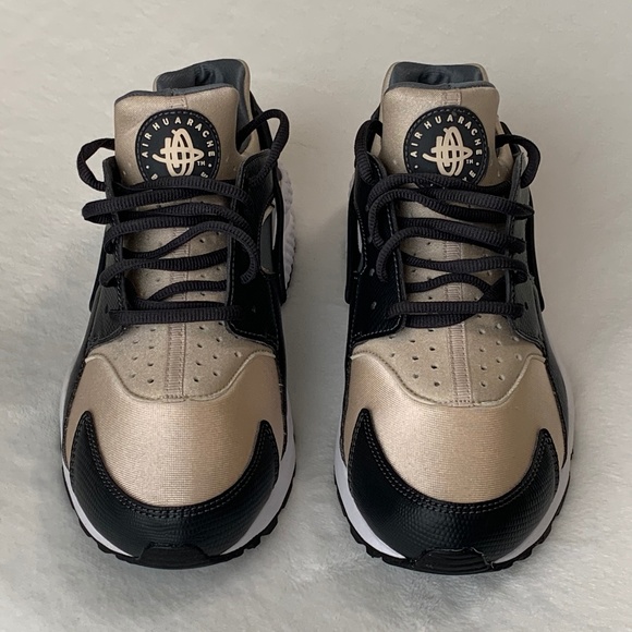 Women Nike Huarache Run UltraClassic Style Trainer - Picture 1 of 12